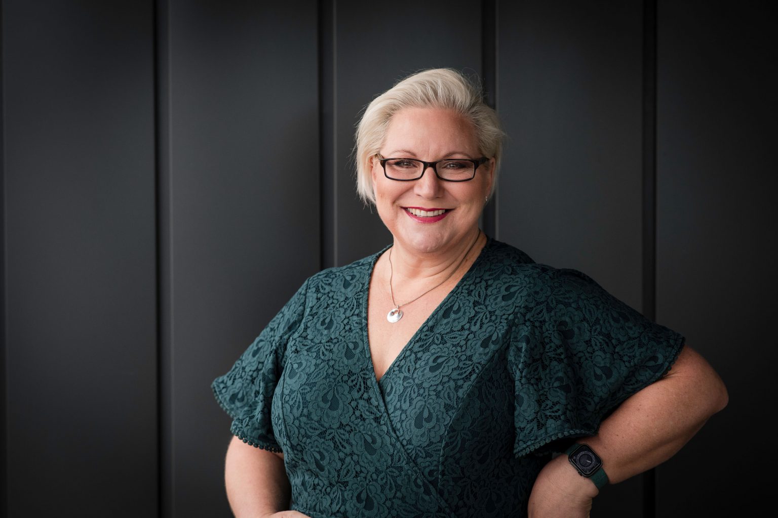 BecHeadshots-220330-0021-1-1536x1024